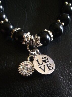 Black & Silver Beaded Pet Lovers Bracelet ~ ❤ Dog Cats Pawprints ~ 6-6.75 Wrists